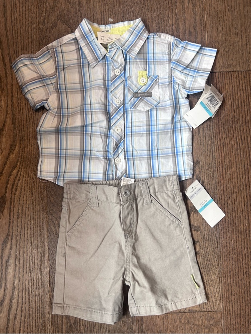 NWT Calvin Klein Size 6-9 month 2 Piece Baby Boy's Summer Outfit